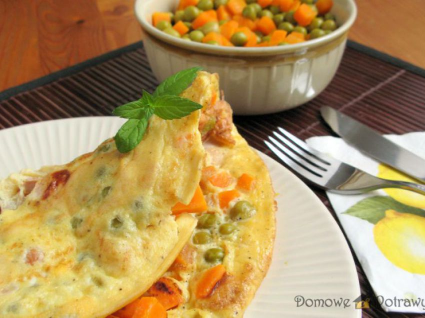 Omlet z parówką Omlet z parówką