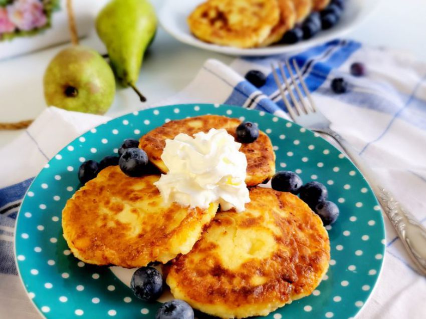 Syrniczki - placki twarogowe Syrniczki - placki twarogowe