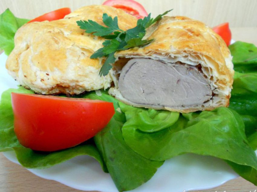 Polędwiczki wieprzowe w cieście francuskim Polędwiczki wieprzowe w cieście francuskim