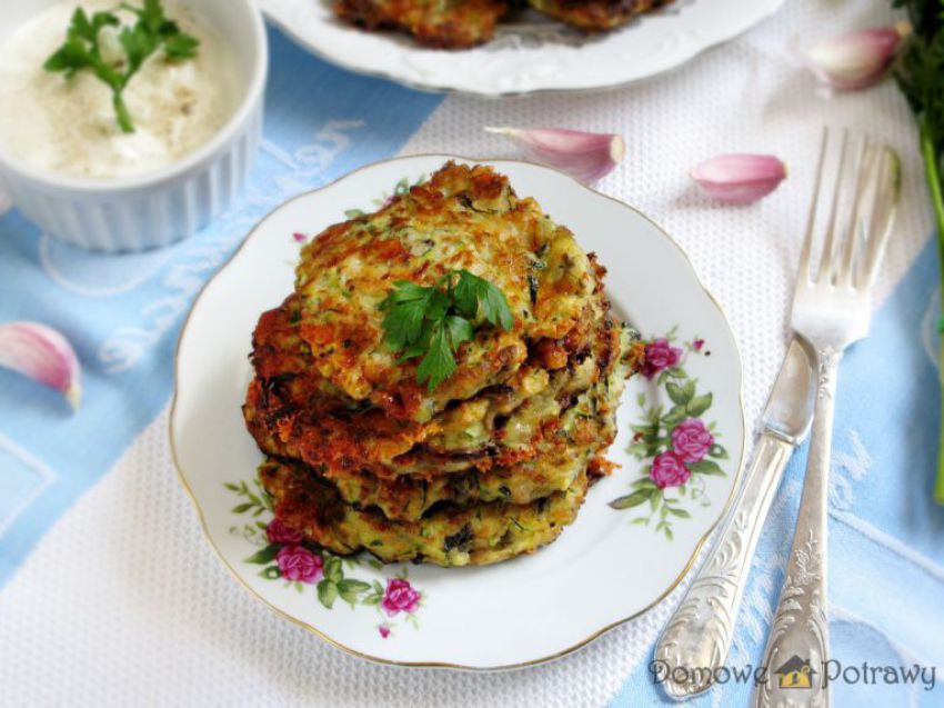 Placki z cukinii z serem żółtym Placki z cukinii z serem żółtym
