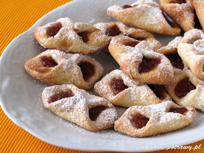 Drożdżowe ciasteczka z różą Drożdżowe ciasteczka z różą