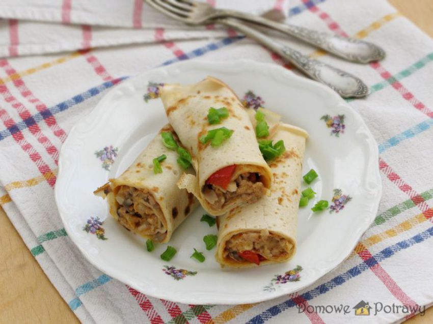 Naleśniki z mięsem mielonym i pieczarkami Naleśniki z mięsem mielonym i pieczarkami