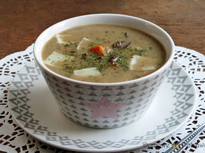 Zupa grzybowa z makaronem Zupa grzybowa z makaronem