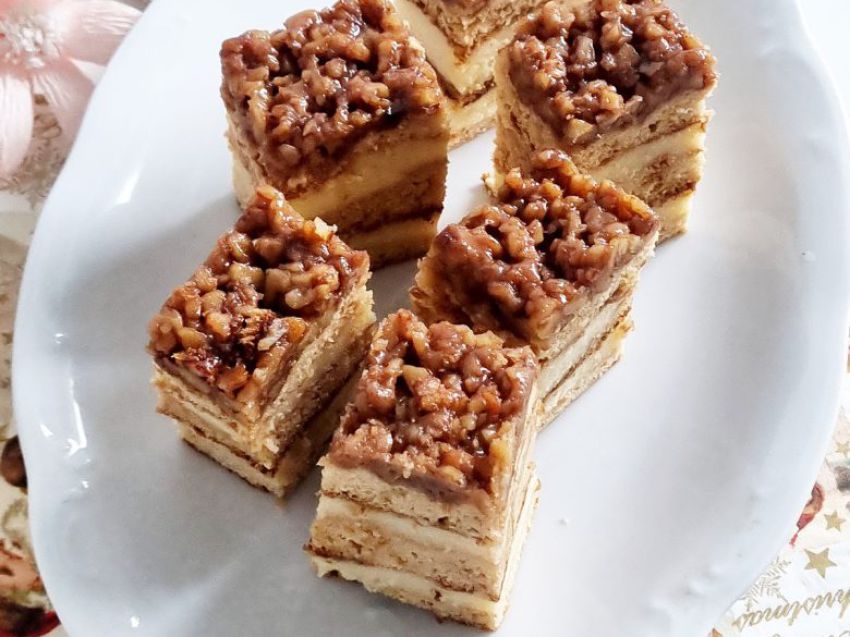 Miodownik z orzechami Miodownik z orzechami