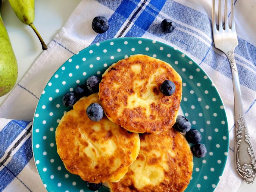 Syrniczki - placki twarogowe Syrniczki - placki twarogowe