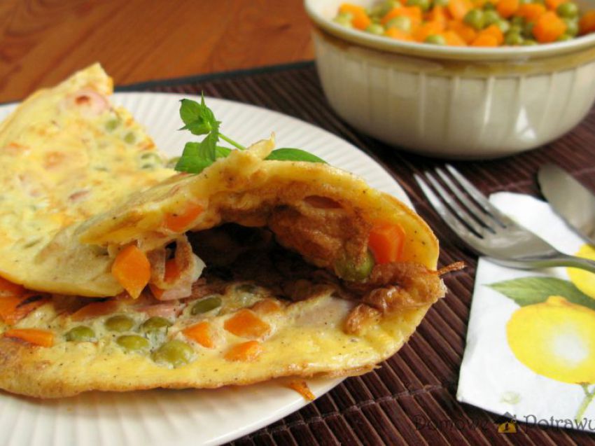 Omlet z parówką Omlet z parówką