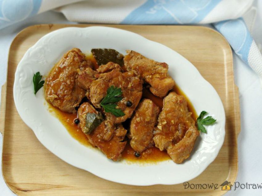 Szynka duszona w sosie cebulowym Szynka duszona w sosie cebulowym