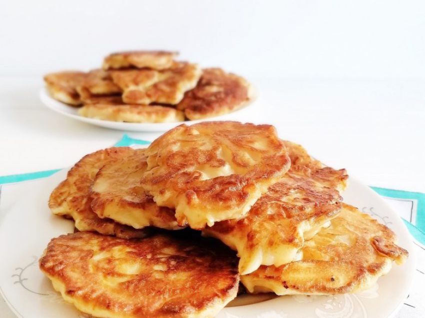 Racuchy z jabłkami na kefirze Racuchy z jabłkami na kefirze