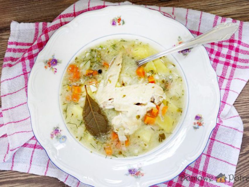 Zupa ogórkowa na skrzydełkach Zupa ogórkowa na skrzydełkach