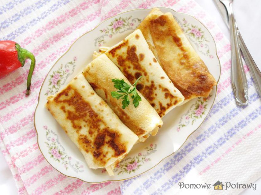 Naleśniki z kurczakiem i serem Naleśniki z kurczakiem i serem