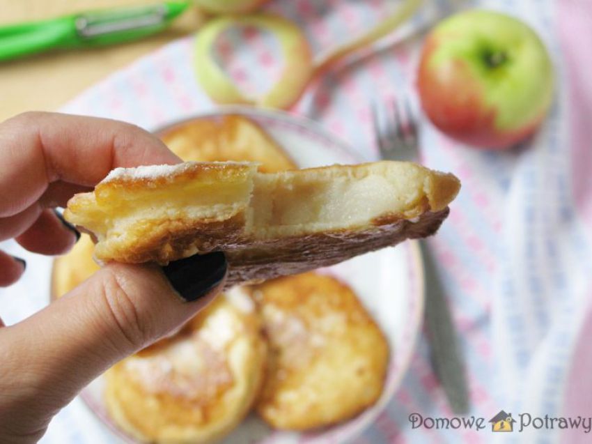 Jabłka smażone w cieście Jabłka smażone w cieście