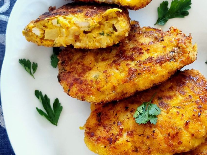 Kotlety Korsarza - siekane z kurczaka z ananasem i porem Kotlety Korsarza - siekane z kurczaka z ananasem i porem