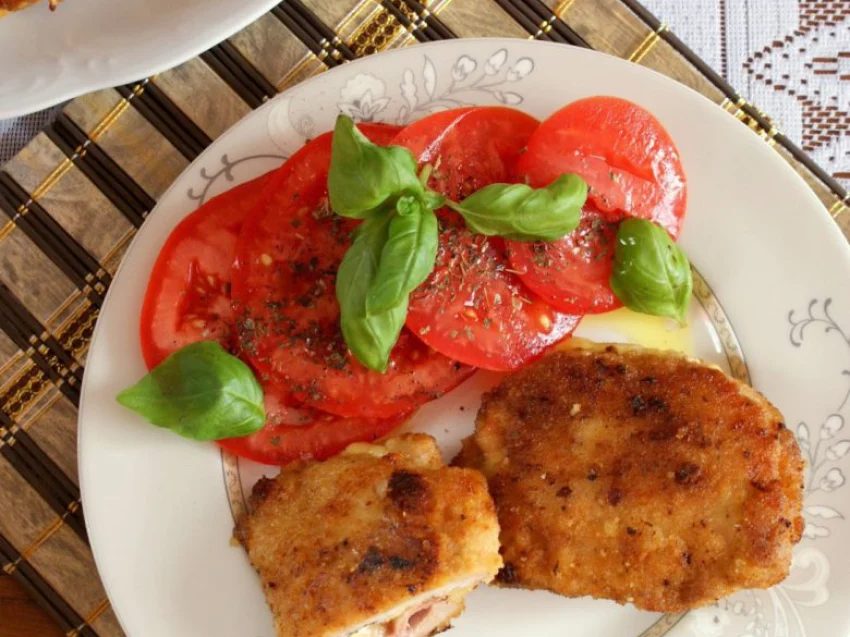 Kotlet Cordon Bleu (kotlet szwajcarski) Kotlet Cordon Bleu (kotlet szwajcarski)