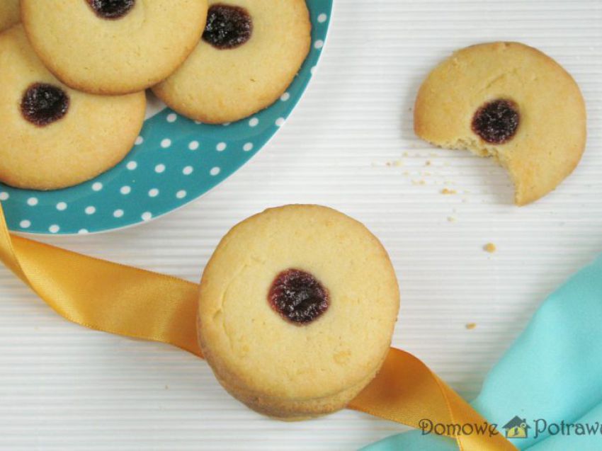 Kruche ciasteczka z marmoladą Kruche ciasteczka z marmoladą