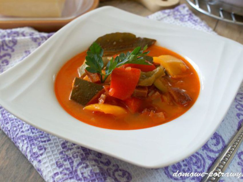 Leczo z kiełbasą Leczo z kiełbasą