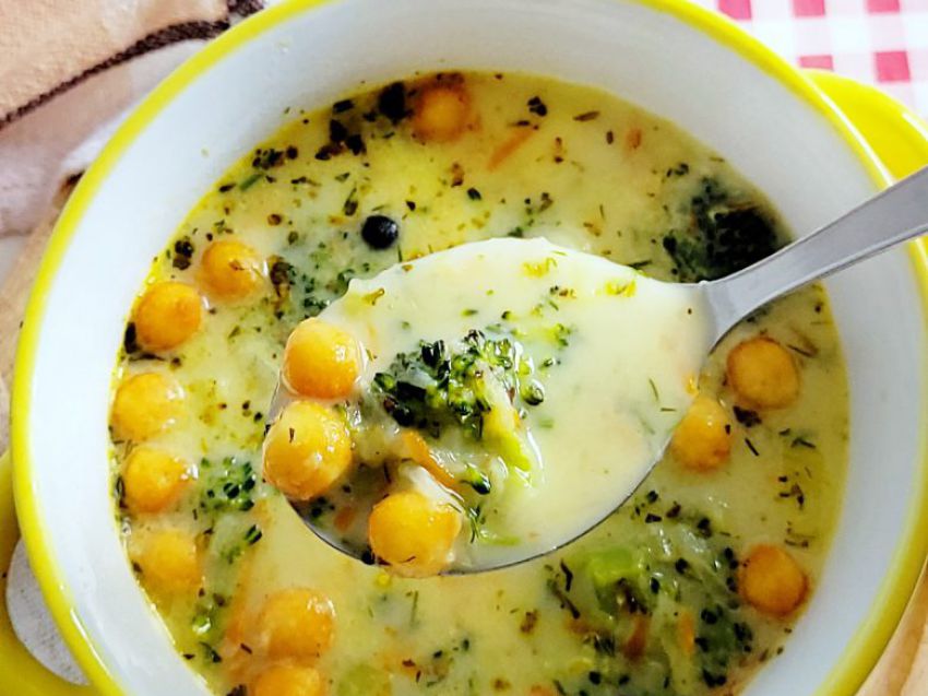 Zupa serowa z brokułami Zupa serowa z brokułami