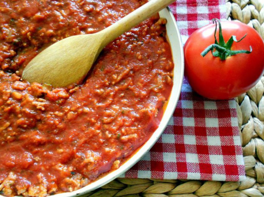 Sos mięsno-pomidorowy do makaronu Sos mięsno-pomidorowy do makaronu