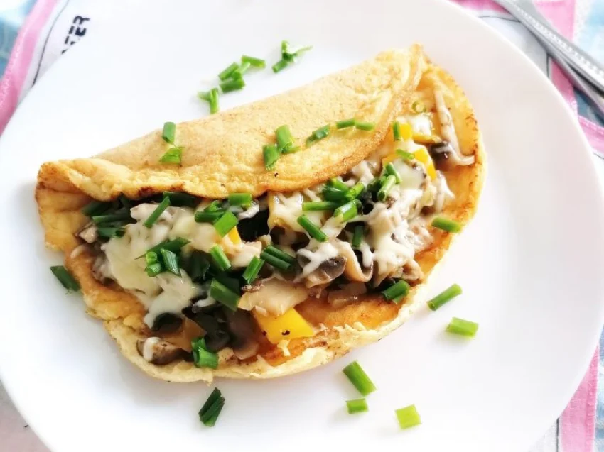 Puszysty omlet z kiełbasą Puszysty omlet z kiełbasą