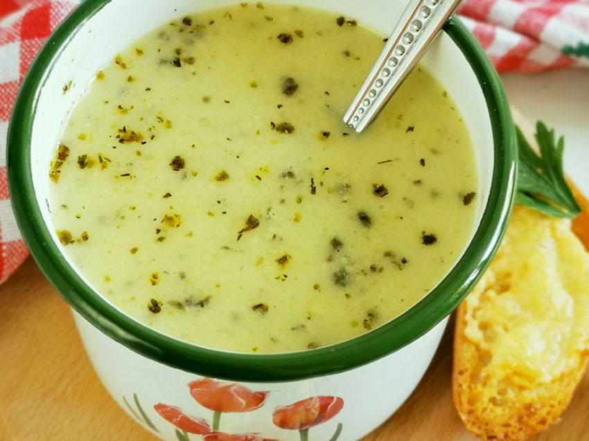 Zupa cebulowo-serowa Zupa cebulowo-serowa