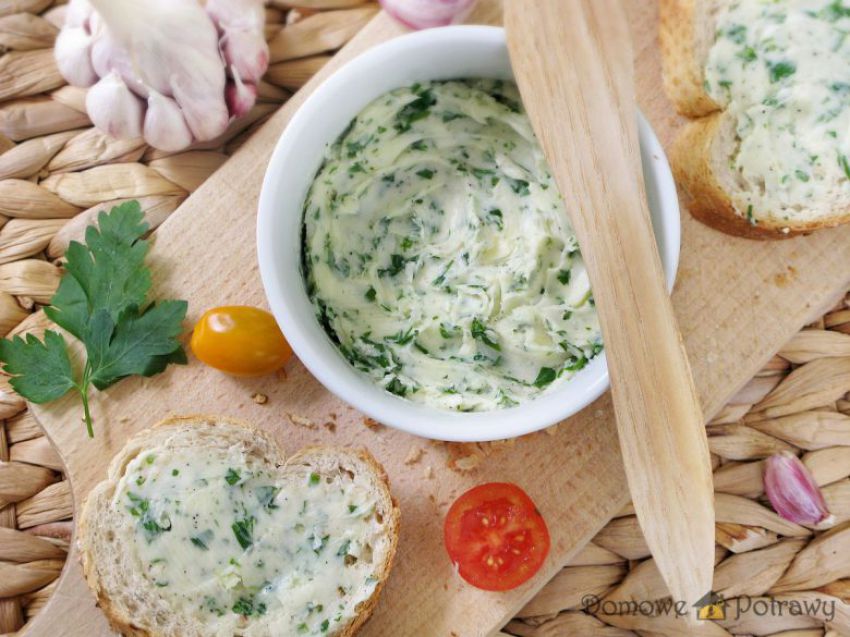 Domowe masło czosnkowe Domowe masło czosnkowe