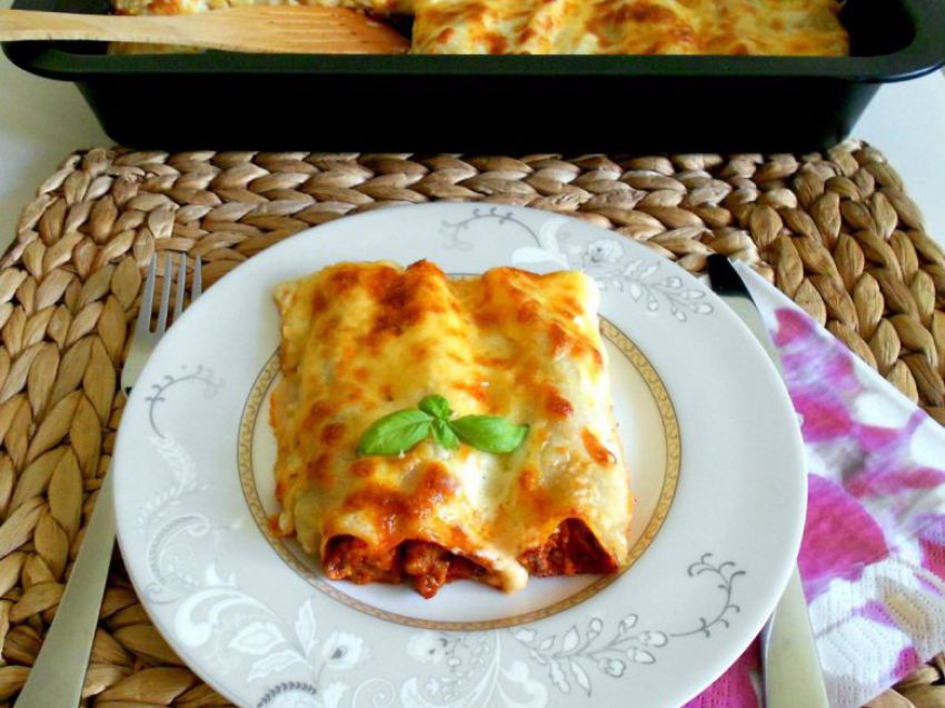 Cannelloni z mięsem mielonym Cannelloni z mięsem mielonym