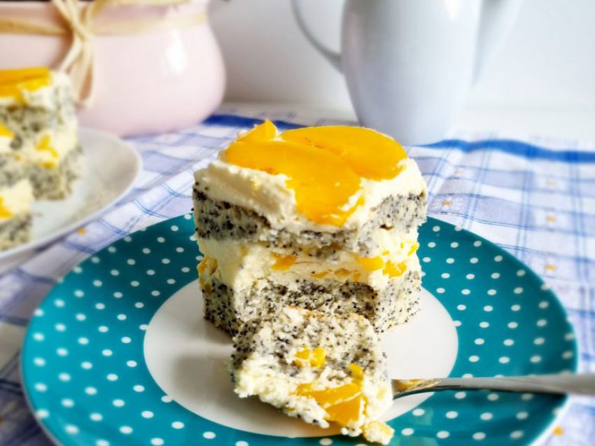 Ciasto makowe z brzoskwiniami Ciasto makowe z brzoskwiniami