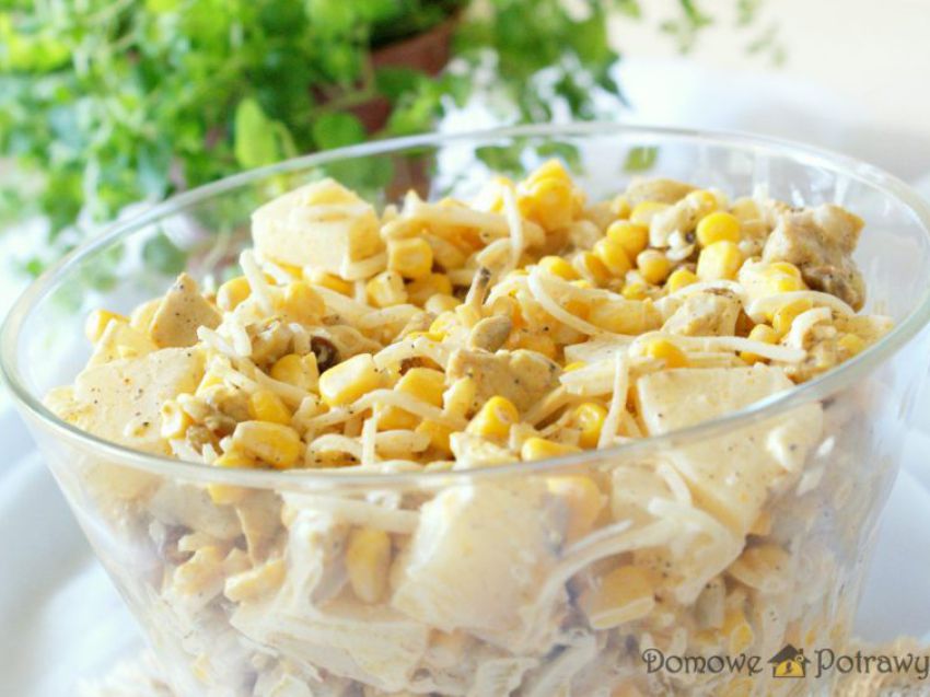 Sałatka z kurczakiem i ananasem Sałatka z kurczakiem i ananasem