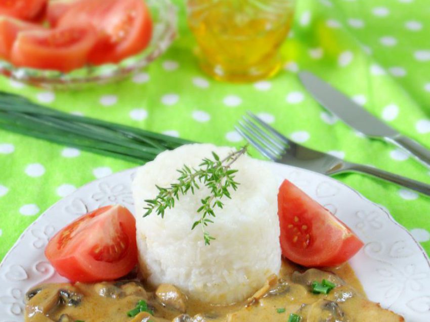 Schab w sosie pieczarkowym Schab w sosie pieczarkowym