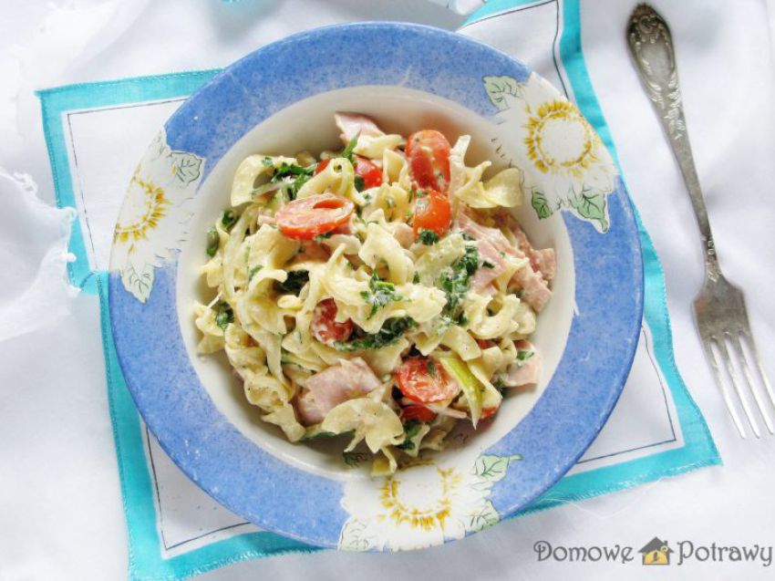 Makaron z szynką i serem Makaron z szynką i serem