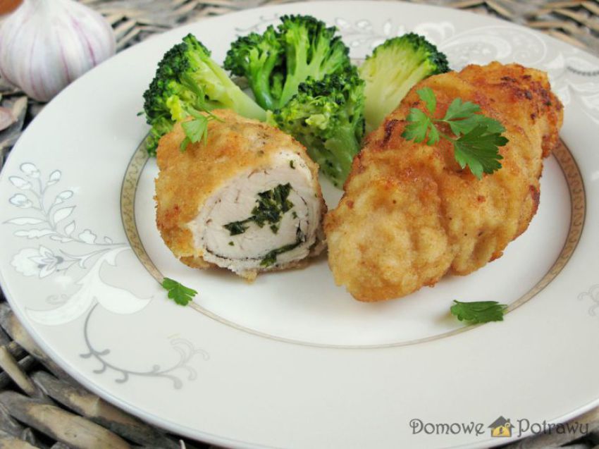 Roladki drobiowe z czosnkiem i pietruszką Roladki drobiowe z czosnkiem i pietruszką