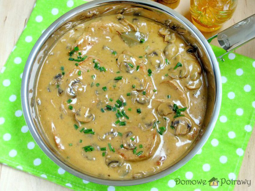 Schab w sosie pieczarkowym Schab w sosie pieczarkowym