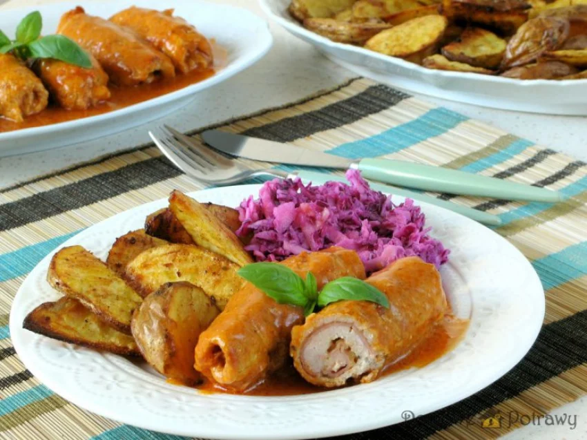 Roladki schabowe w sosie pomidorowym Roladki schabowe w sosie pomidorowym