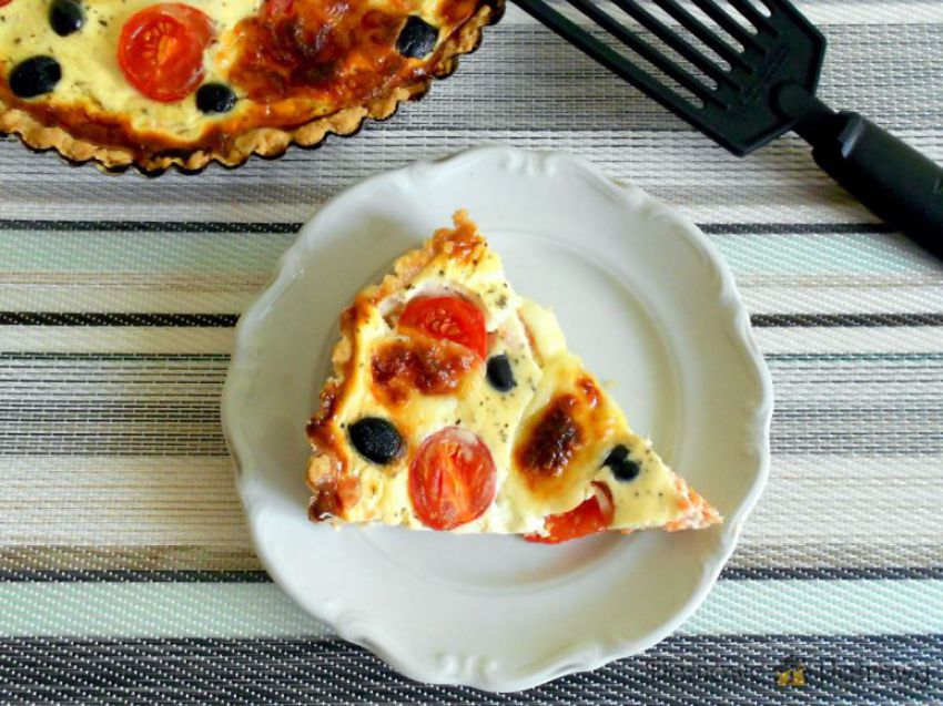 Tarta z wędzonym łososiem Tarta z wędzonym łososiem