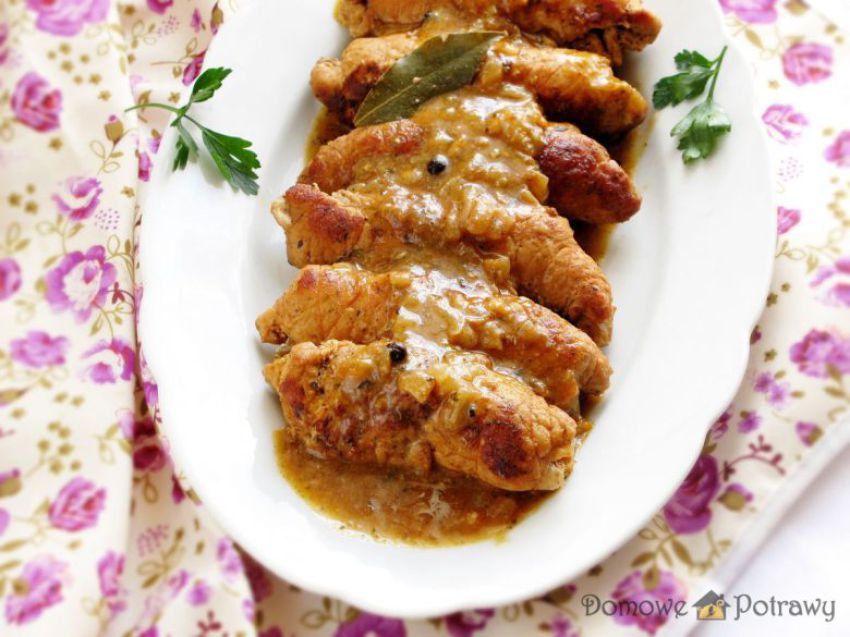 Roladki w sosie pieczeniowym Roladki w sosie pieczeniowym