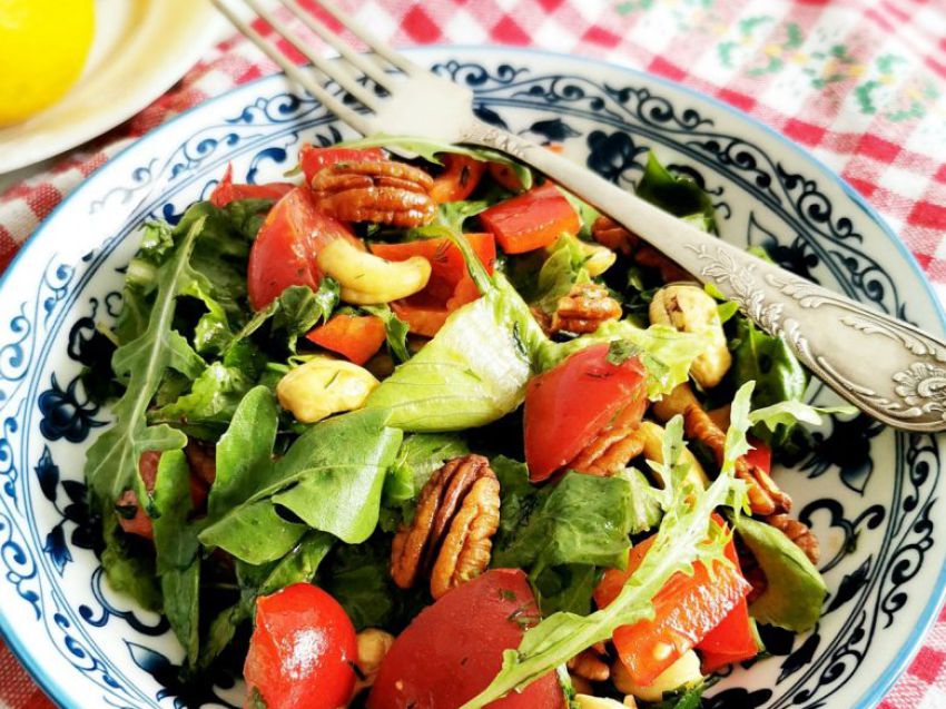 Sałatka z rukolą i papryką Sałatka z rukolą i papryką