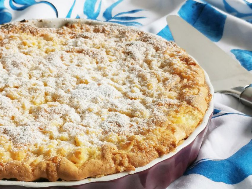 Krucha tarta z jabłkami i budyniową pianką Krucha tarta z jabłkami i budyniową pianką