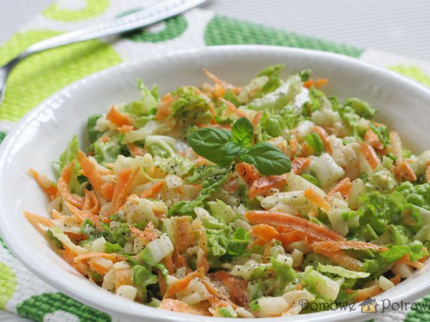 Surówka z kapusty pekińskiej i marchewki Surówka z kapusty pekińskiej i marchewki