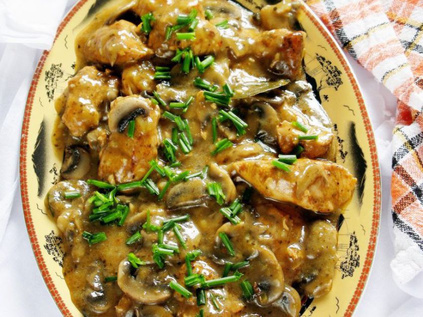 Polędwiczki z indyka w sosie pieczarkowym Polędwiczki z indyka w sosie pieczarkowym