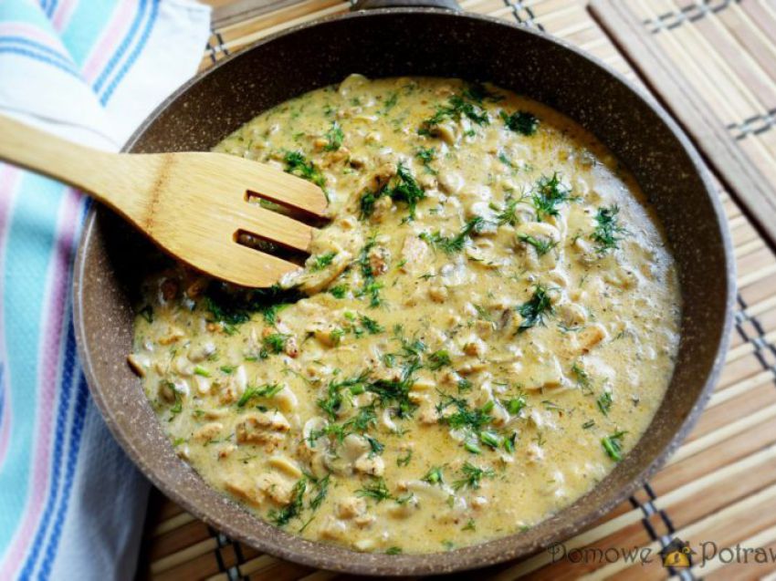 Gulasz z kurczaka z pieczarkami Gulasz z kurczaka z pieczarkami