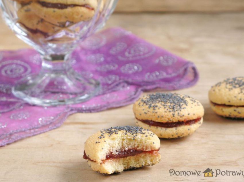 Baletki - ciasteczka z marmoladą i makiem Baletki - ciasteczka z marmoladą i makiem