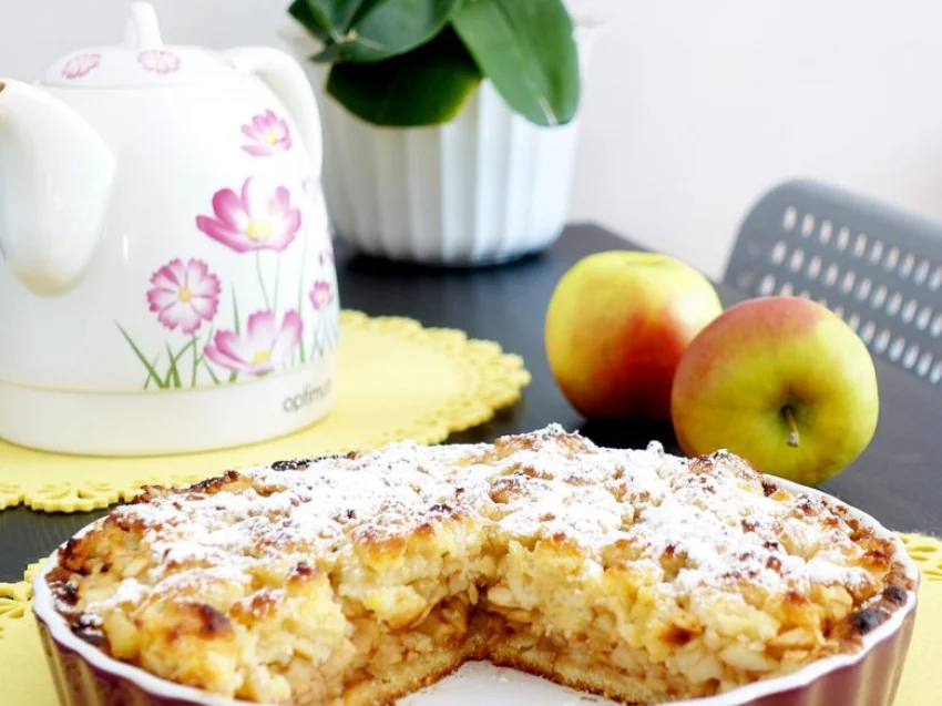 Prosta tarta z jabłkami i kruszonką Prosta tarta z jabłkami i kruszonką