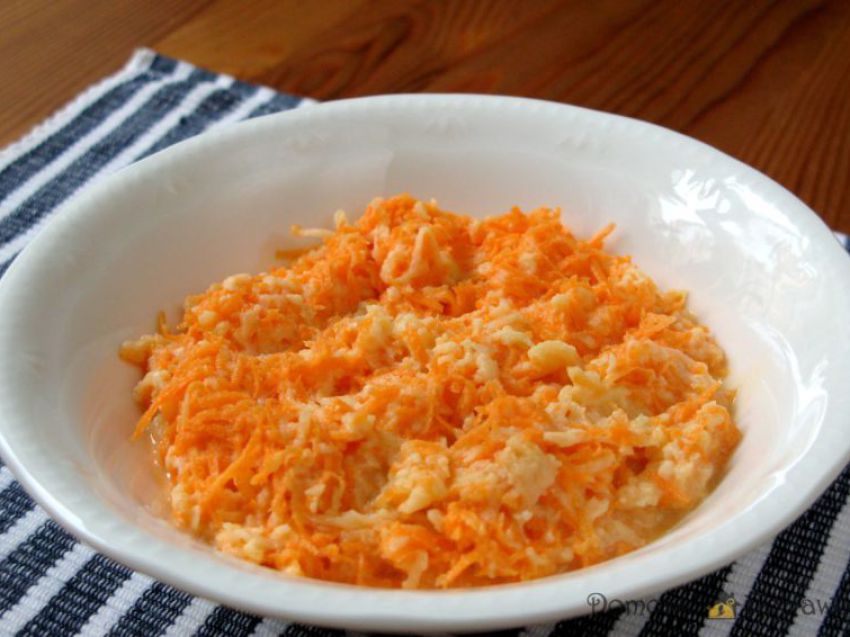Surówka z marchewki i jabłka Surówka z marchewki i jabłka