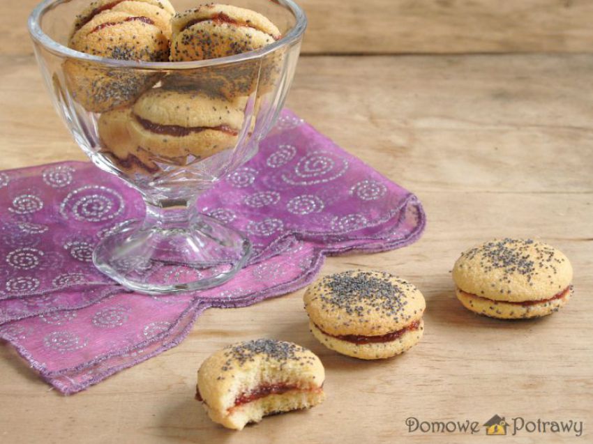 Baletki - ciasteczka z marmoladą i makiem Baletki - ciasteczka z marmoladą i makiem