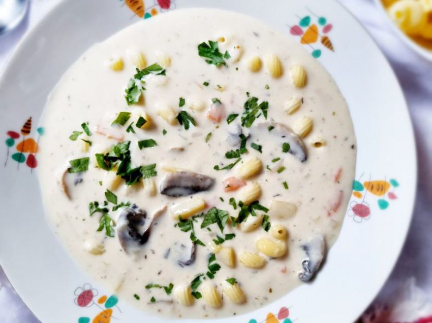 Zupa serowa z pieczarkami Zupa serowa z pieczarkami