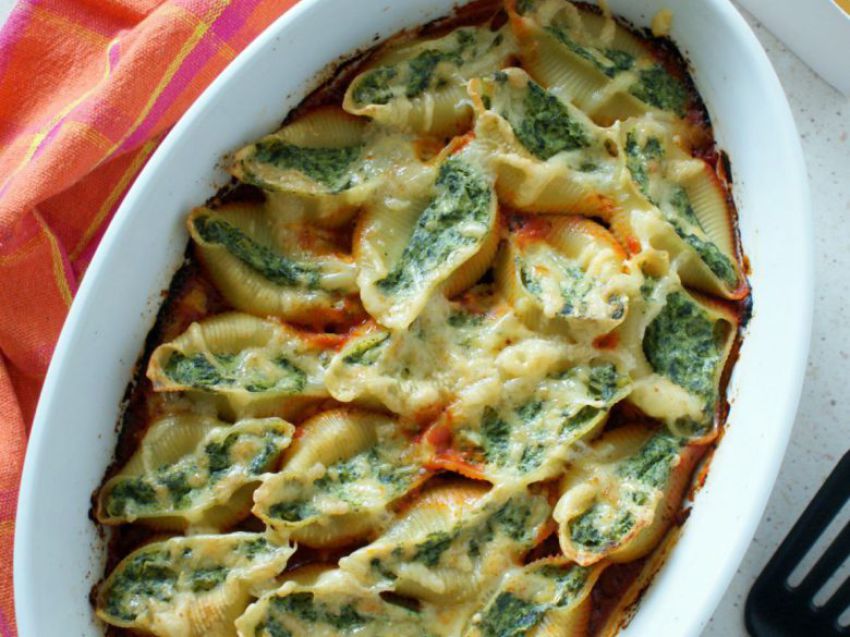 Muszle makaronowe ze szpinakiem i ricottą Muszle makaronowe ze szpinakiem i ricottą