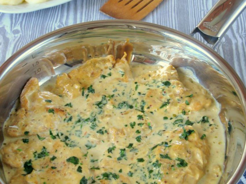 Eskalopki z indyka w sosie musztardowym Eskalopki z indyka w sosie musztardowym