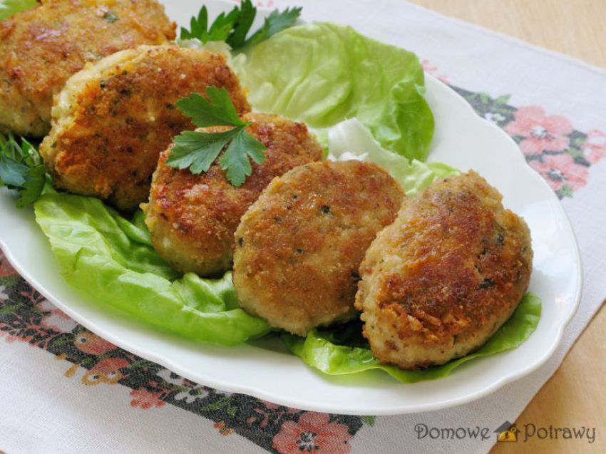 Kotlety z kurczaka z żółtym serem i majonezem Kotlety z kurczaka z żółtym serem i majonezem