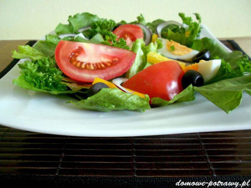 Sałata crispagio - sałata rzymska i lodowa w jednej główce Sałata crispagio - sałata rzymska i lodowa w jednej główce