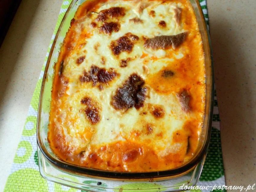 Zapiekanka ziemniaczana z mięsem mielonym i cukinią Zapiekanka ziemniaczana z mięsem mielonym i cukinią