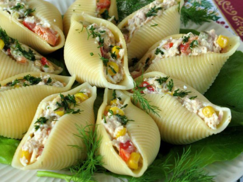 Muszle makaronowe nadziewane tuńczykiem Muszle makaronowe nadziewane tuńczykiem